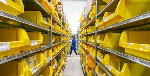 歷史一刻 亞馬遜銷售額超越沃爾瑪，日用百貨銷售迎來新紀元